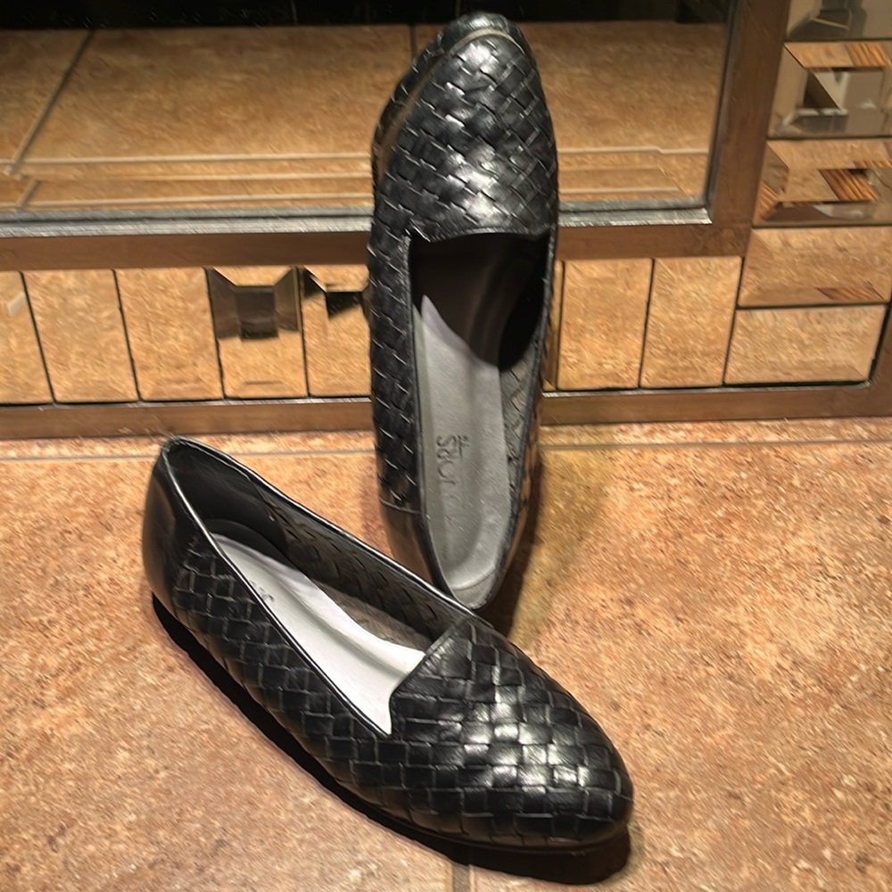 Woven Leather Flats - Black Women’s Loafers
